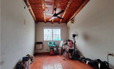 Casa y 2 Departamentos B° Lanusse