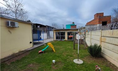 Casa y 2 Departamentos B° Lanusse