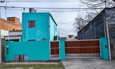 Casa y 2 Departamentos B° Lanusse