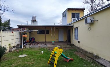Casa y 2 Departamentos B° Lanusse