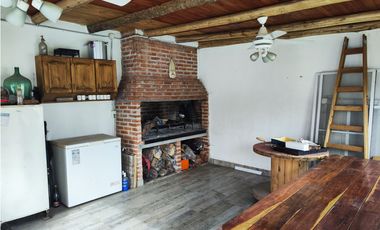 Casa y 2 Departamentos B° Lanusse