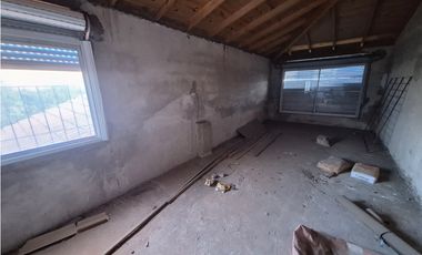 Casa 3 ambientes - Roca 4800