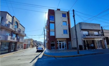 Edificio en Block Centro Lujan 2 Locales y 3 Departamentos