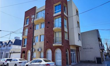 Edificio en Block Centro Lujan 2 Locales y 3 Departamentos