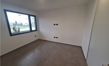 Arenas Chico - Casa a Estrenar 4 ambientes c/ piscina