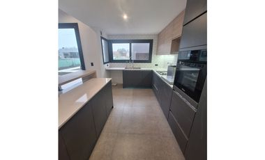 Arenas Chico - Casa a Estrenar 4 ambientes c/ piscina