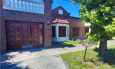Hermosa Casa en 2 Lotes Bº Parque Ezperanza Lujan