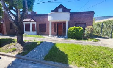 Hermosa Casa en 2 Lotes Bº Parque Ezperanza Lujan