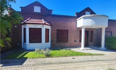 Hermosa Casa en 2 Lotes Bº Parque Ezperanza Lujan