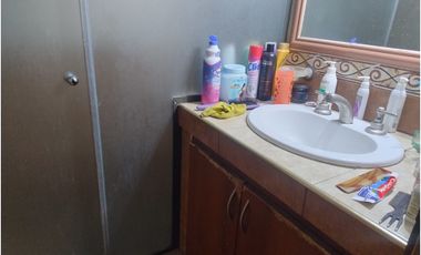 Casa en venta frente a plaza – entorno residencial y privado