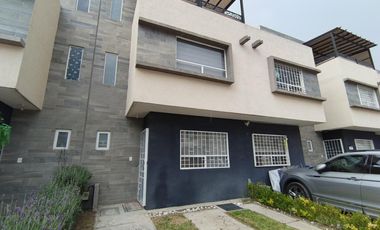 Venta de casa en Paseos del Bosque , Cuautitlán , con terraza