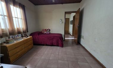 VENTA CASA B ZAPIOLA AL 2300