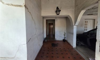 VENTA CASA B ZAPIOLA AL 2300