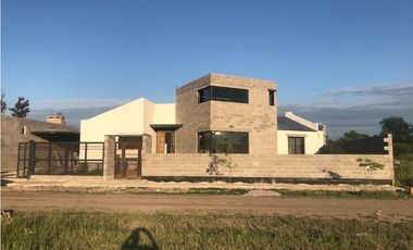 Muy linda casa en la Ciudad de Fernández, Santiago del Estero