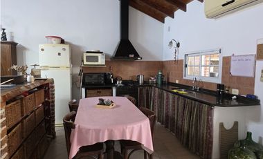 CASA EN VENTA-LORENZO CASEY