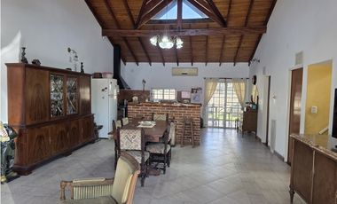 CASA EN VENTA-LORENZO CASEY