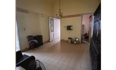 Venta de Casa Planta Baja, Barrio Centro (9 de Julio y Salta)