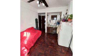 VENTA 1 AMBIENTE  AL FRENTE .SARMIENTO 2900