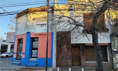 Hermoso Local Centrico Esquina con Casa