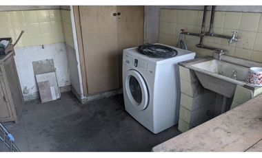 Casa Antigua a Reciclar con gran Lote