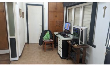 Casa Antigua a Reciclar con gran Lote