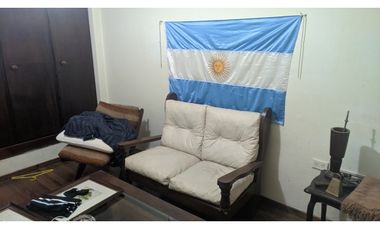 Casa Antigua a Reciclar con gran Lote