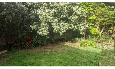 Casa Antigua a Reciclar con gran Lote