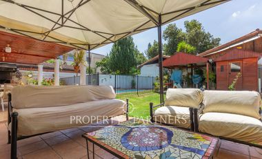 Casa en Villa Macul. 450 m² terreno, en Armando Moock