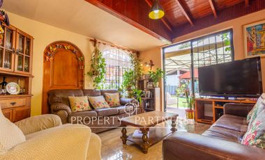 Casa en Villa Macul. 450 m² terreno, en Armando Moock