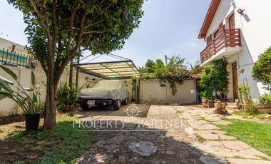 Casa en Villa Macul. 450 m² terreno, en Armando Moock