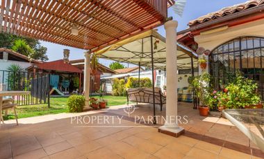 Casa en Villa Macul. 450 m² terreno, en Armando Moock