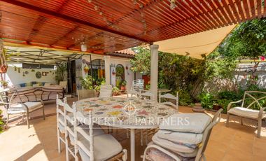 Casa en Villa Macul. 450 m² terreno, en Armando Moock