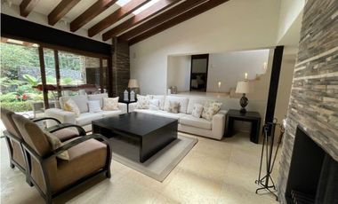 CASA EN RENTA, AVNDARO