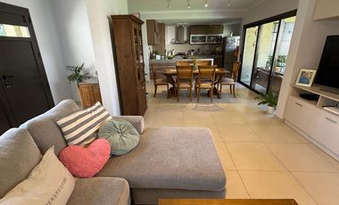 Casa en Altos de Manantiales