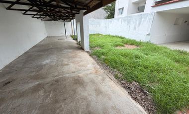 Casa en Alquiler 4 Dormitorios, Consultorios y Galpón Alto Alberdi