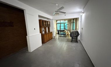 Casa en Alquiler 4 Dormitorios, Consultorios y Galpón Alto Alberdi
