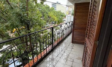 Casa en Alquiler 4 Dormitorios, Consultorios y Galpón Alto Alberdi