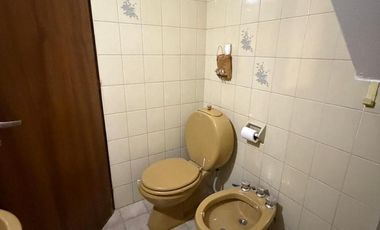 Casa en Alquiler 4 Dormitorios, Consultorios y Galpón Alto Alberdi