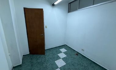 Casa en Alquiler 4 Dormitorios, Consultorios y Galpón Alto Alberdi