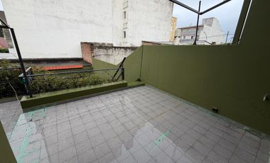 Casa en Alquiler 4 Dormitorios, Consultorios y Galpón Alto Alberdi