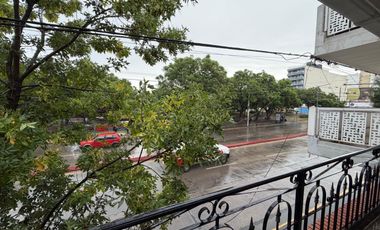 Casa en Alquiler 4 Dormitorios, Consultorios y Galpón Alto Alberdi