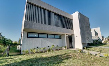 Venta de casa a Estrenar en Greenville Polo & Resort