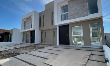 VENTA EXCELENTES DUPLEX BARRIO NOBU TOWN (DOCTA)