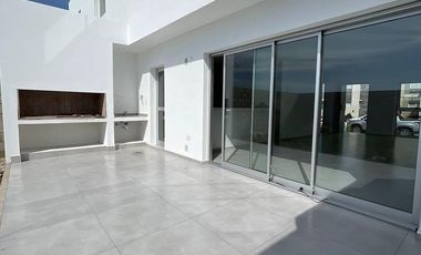 VENTA EXCELENTES DUPLEX BARRIO NOBU TOWN (DOCTA)