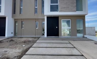 VENTA EXCELENTES DUPLEX BARRIO NOBU TOWN (DOCTA)