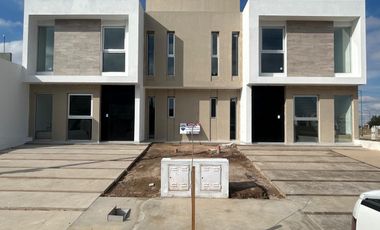 VENTA EXCELENTES DUPLEX BARRIO NOBU TOWN (DOCTA)