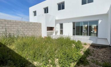 VENTA EXCELENTES DUPLEX BARRIO NOBU TOWN (DOCTA)