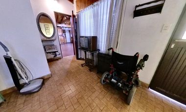 Chalet en Muy Buena Ubicación- Adrogue