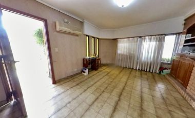 Chalet en Muy Buena Ubicación- Adrogue