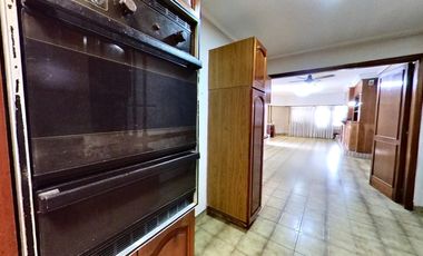 Chalet en Muy Buena Ubicación- Adrogue